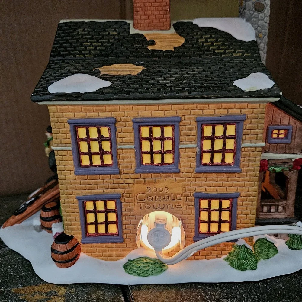 Carole Towne Carriage Maker 2002 •Lighted Shop w/ Cord •Lemax Manufactured • Box